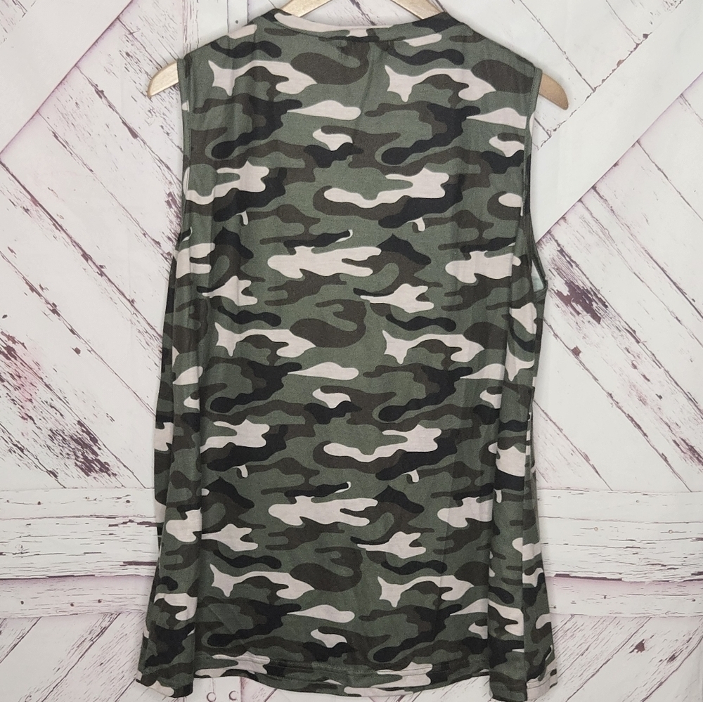 Pesion Sequins Kiss Camouflage Tank Top - Picture 2 of 4